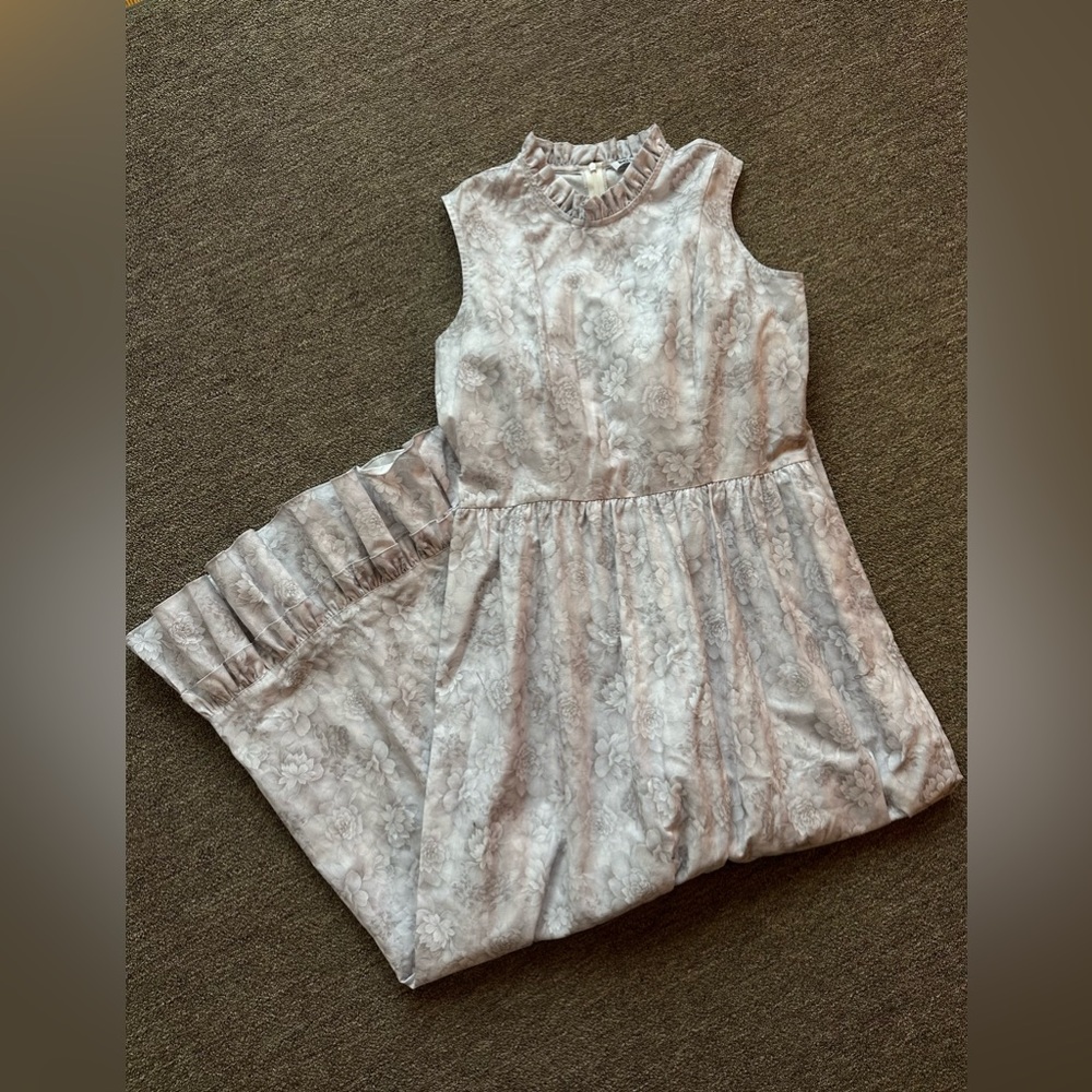 Batsheva floral maxi dress in white, grey, lavender, size 8, excellent condition